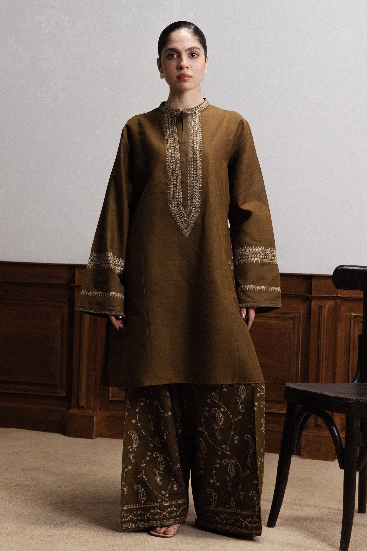 ZARA SHAHJAHAN - 2PC EMBROIDERED KURTA WITH EMBROIDERED TROUSER - A958