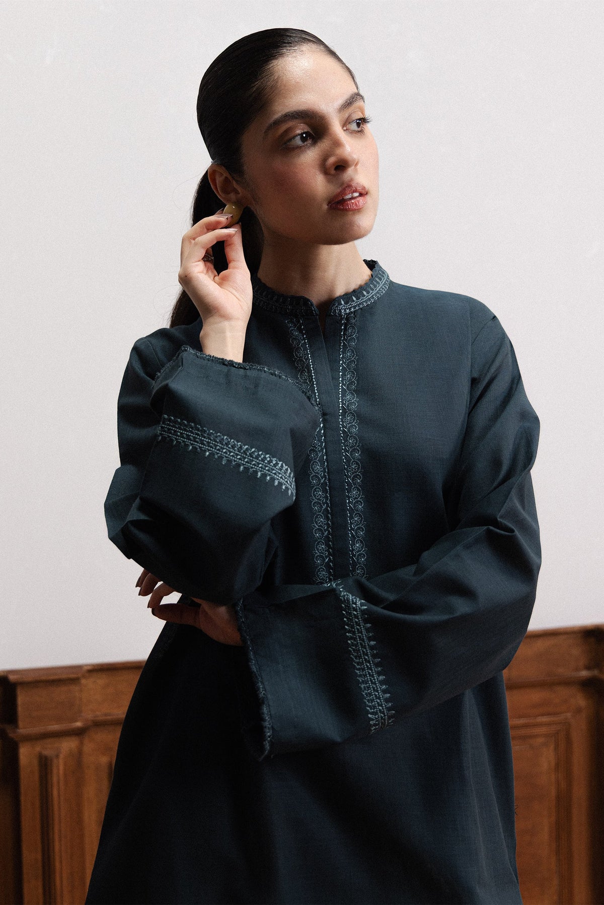 ZARA SHAHJAHAN - 2PC EMBROIDERED KURTA WITH EMBROIDERED TROUSER - A616
