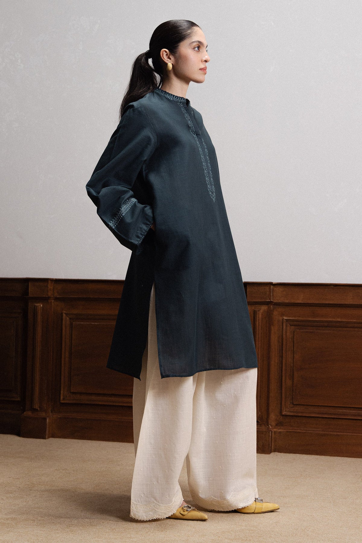 ZARA SHAHJAHAN - 2PC EMBROIDERED KURTA WITH EMBROIDERED TROUSER - A616