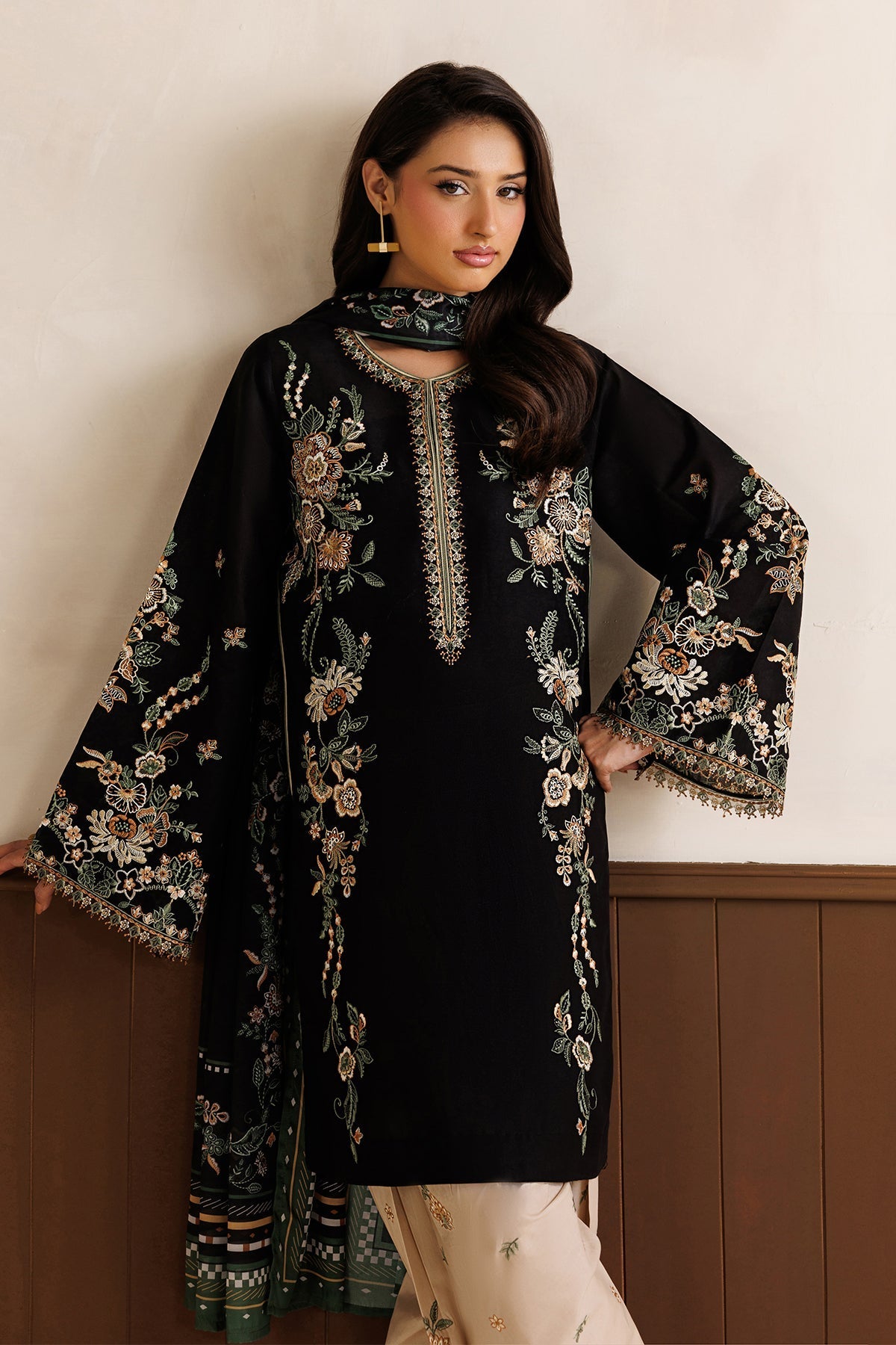 BAROQUE - 3PC DHANAK EMBROIDERED SHIRT EMBROIDERED TROUSER PRINTED COURTRAI DUPATTA - A2015