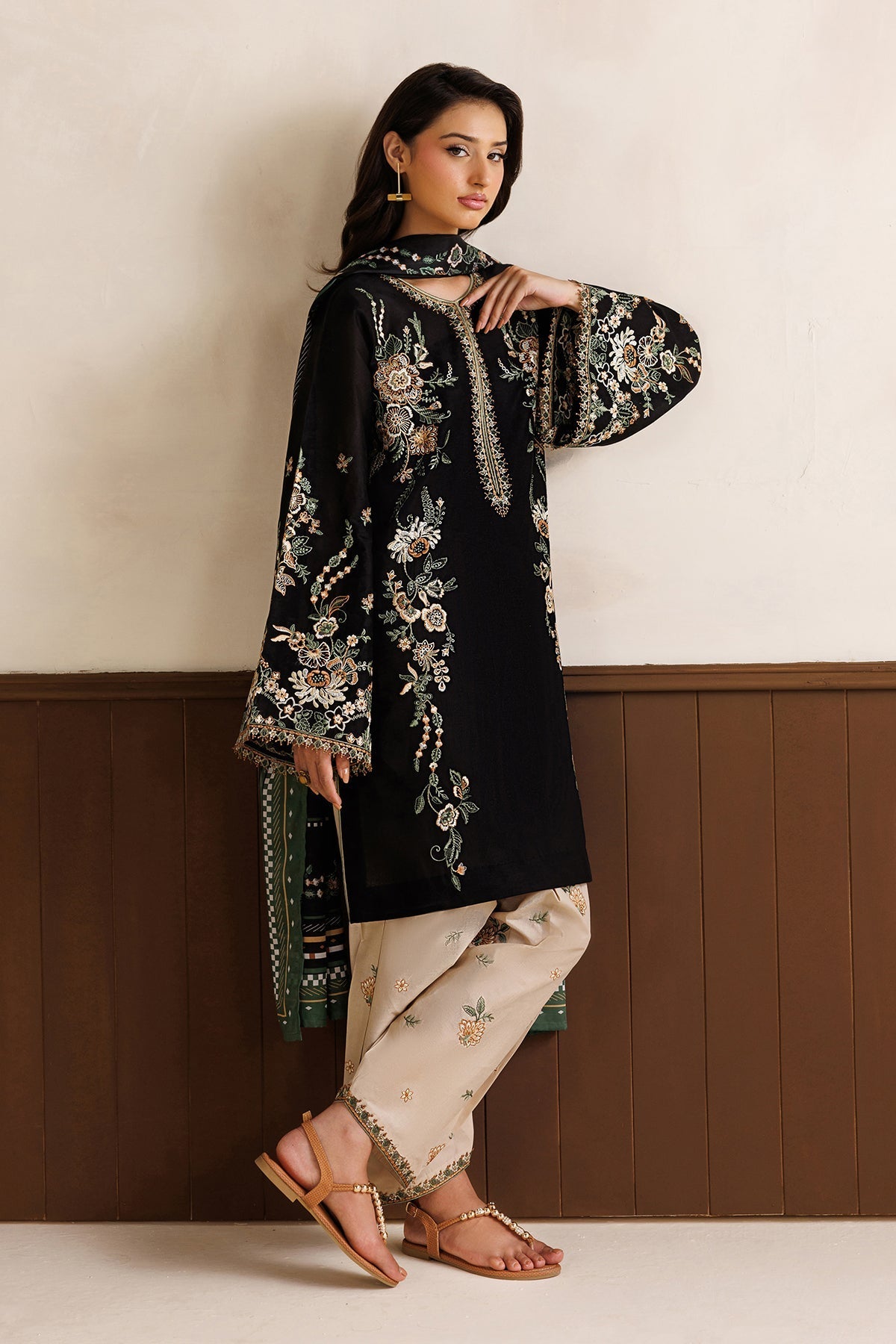 BAROQUE - 3PC DHANAK EMBROIDERED SHIRT EMBROIDERED TROUSER PRINTED COURTRAI DUPATTA - A2015
