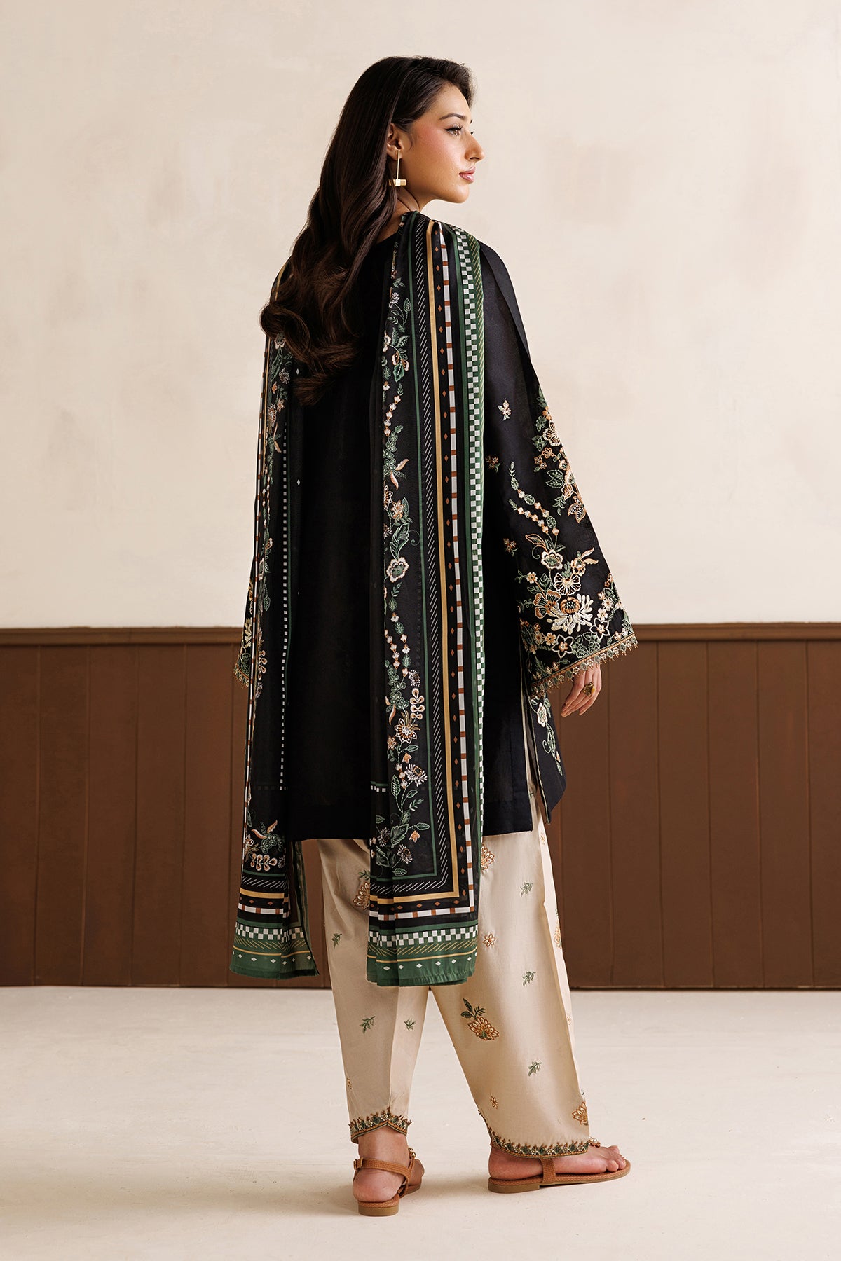 BAROQUE - 3PC DHANAK EMBROIDERED SHIRT EMBROIDERED TROUSER PRINTED COURTRAI DUPATTA - A2015