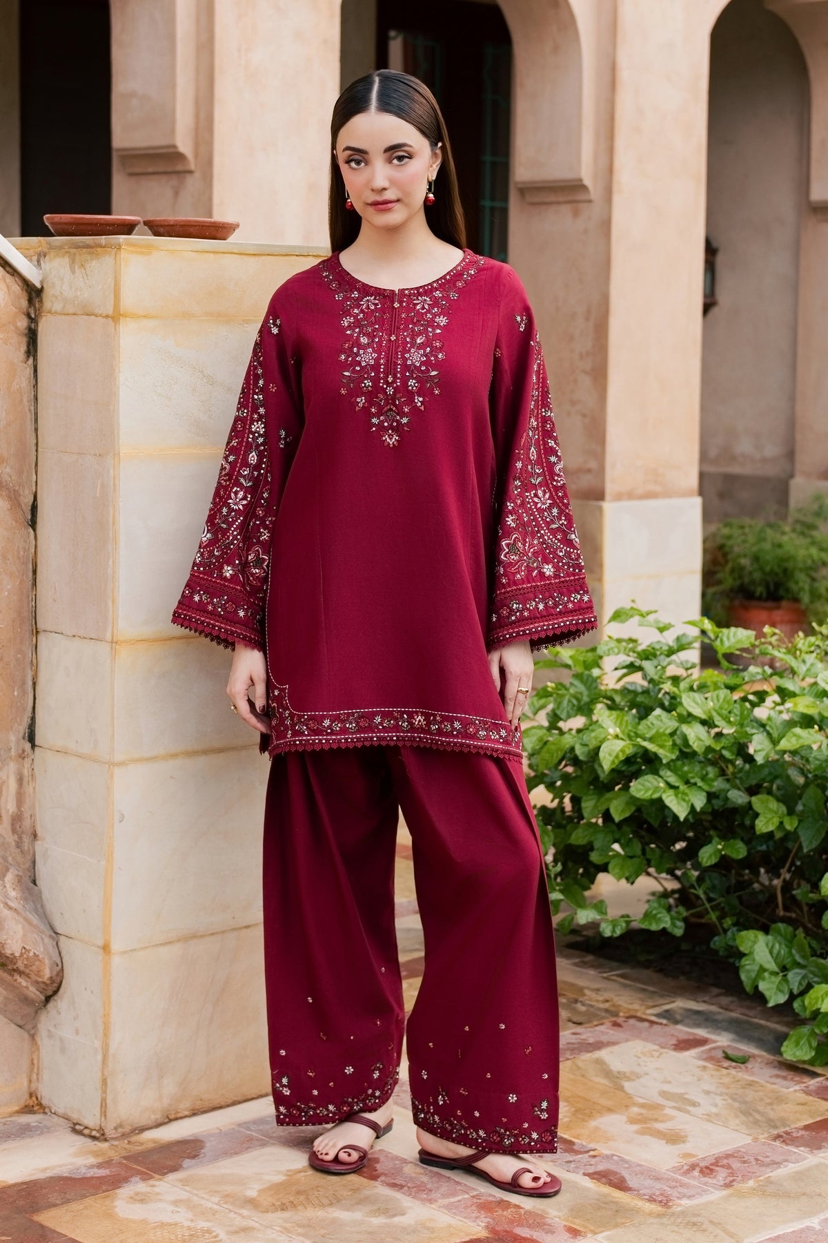 ROYAL LOOM - STITCHED 2 PIECE EMBROIDERED DHANK PRET